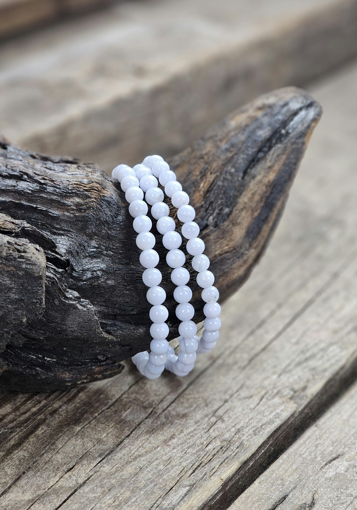 Blå Kalcedon, armband 6mm runda pärlor