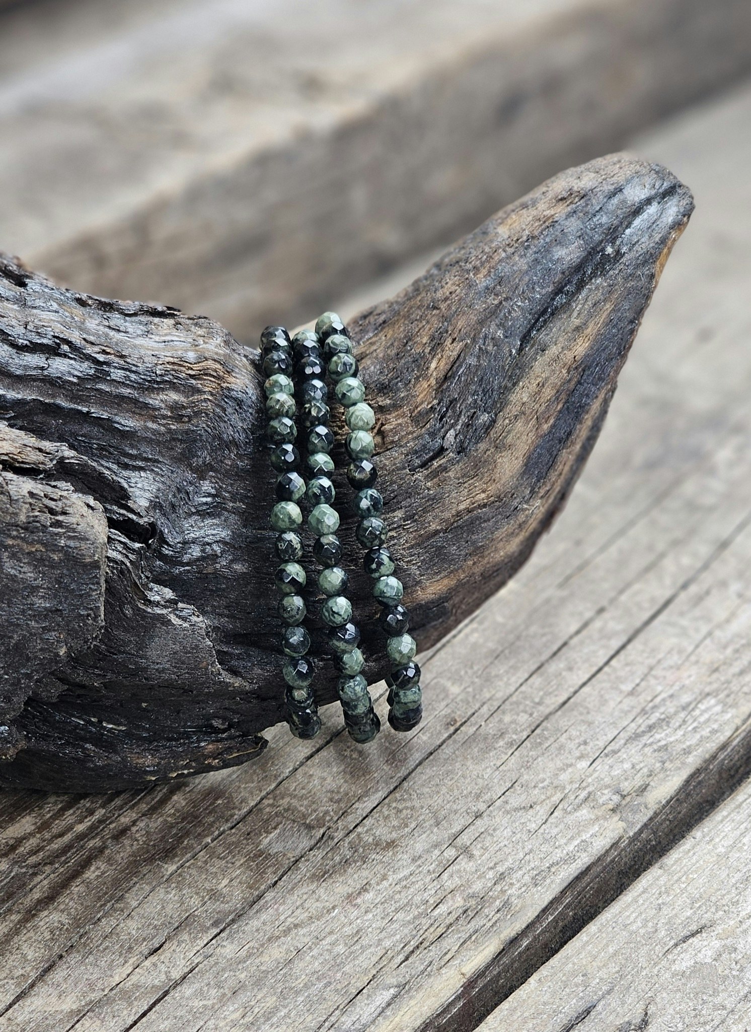 Kambabajaspis, armband 4mm facetterade pärlor