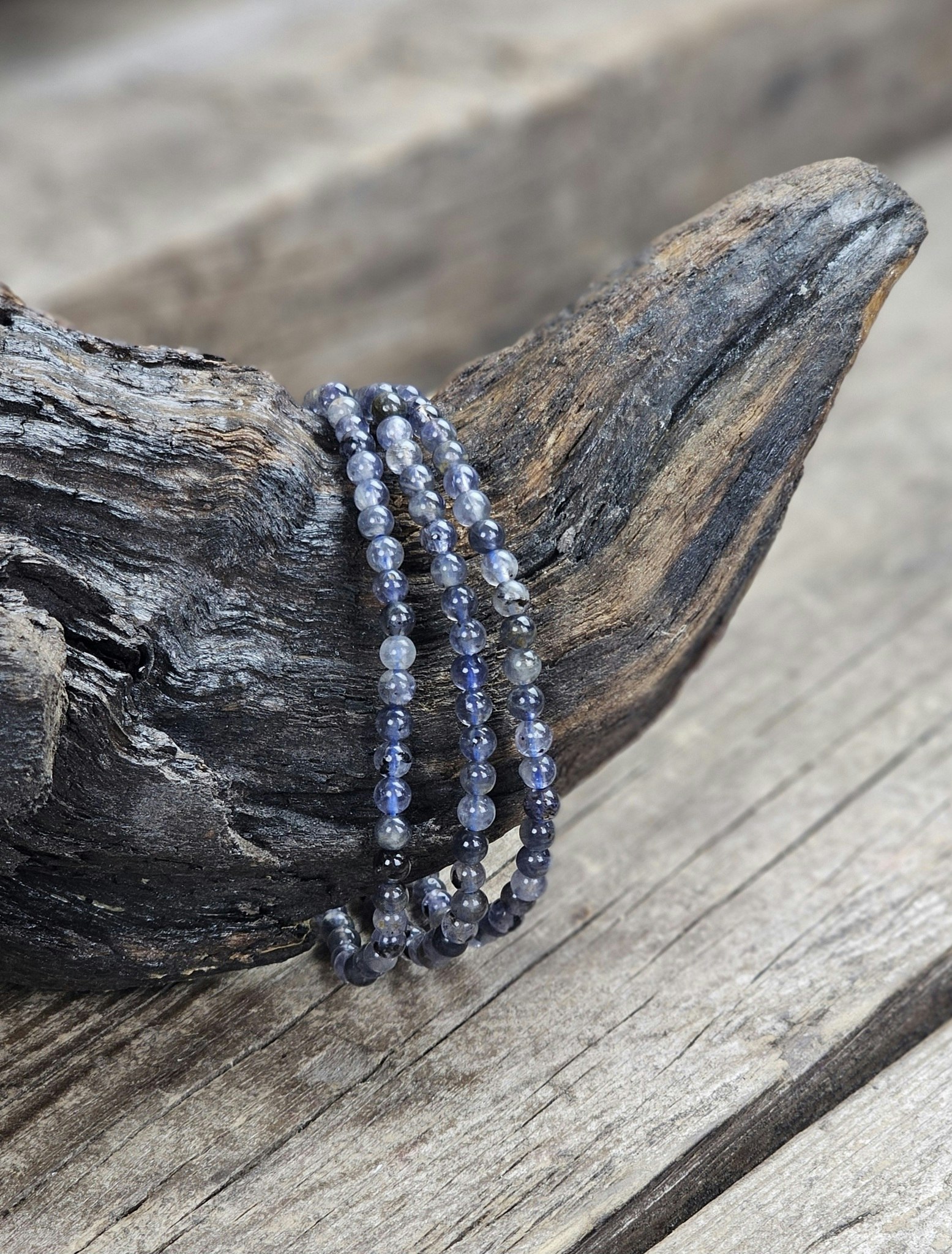 Iolit (Vattensafir), armband 4mm runda pärlor