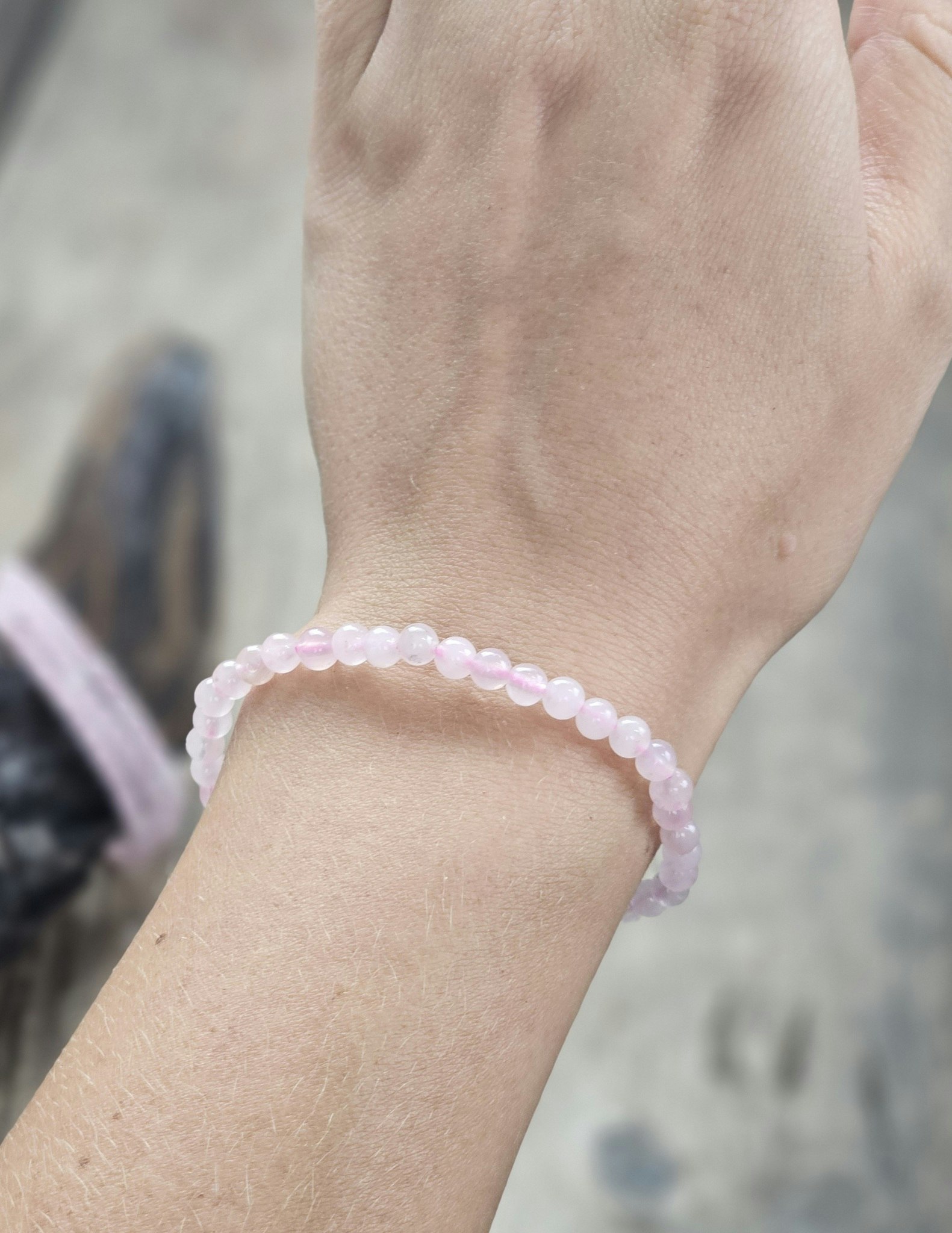 Rosenkvarts #2, armband 4mm runda pärlor