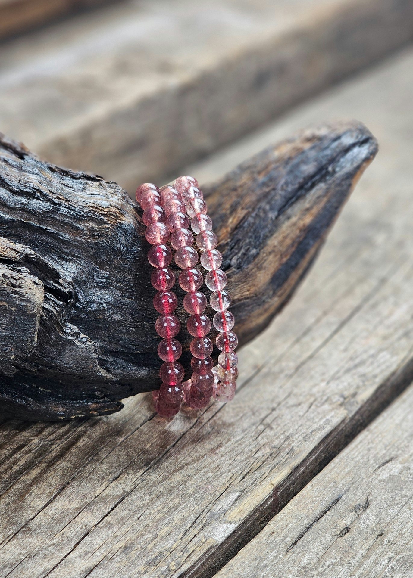 Jordgubbskvarts, armband 6mm runda pärlor