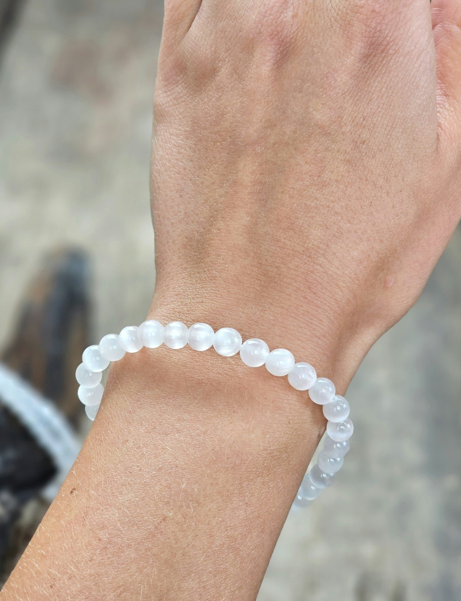 Selenit, armband 6mm runda pärlor