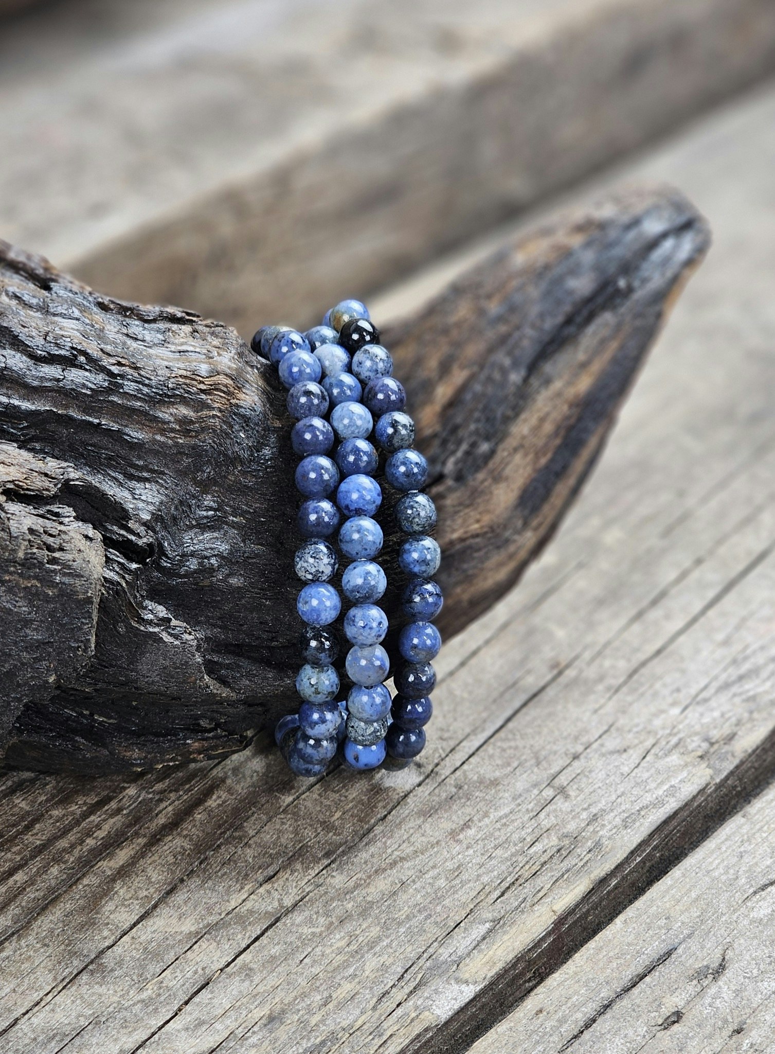 Dumortierit, armband 6mm runda pärlor