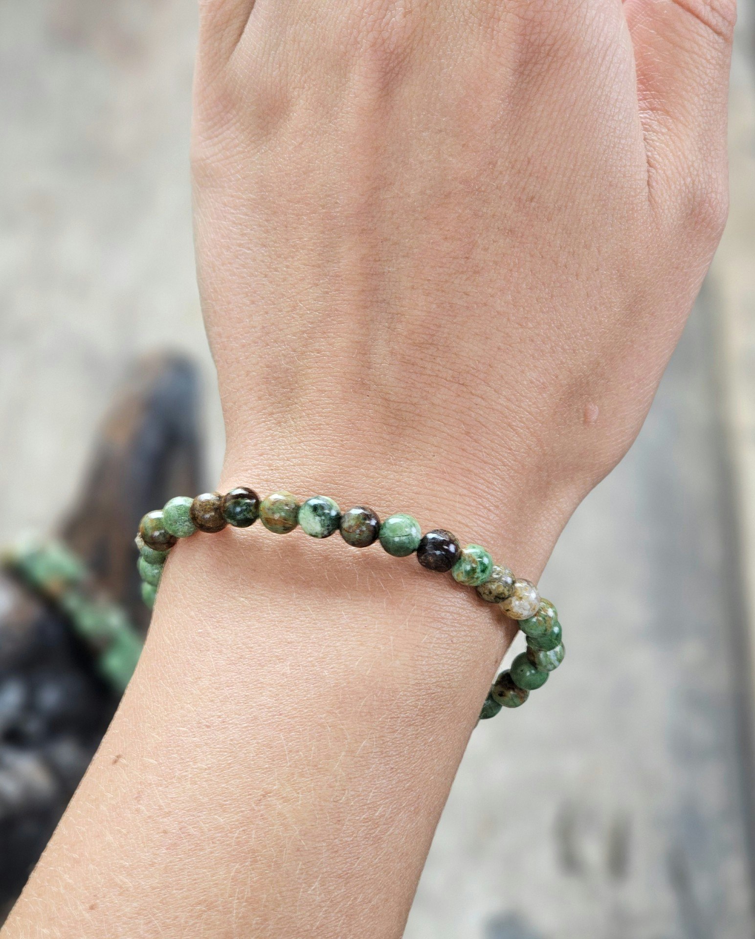 Grön Opal, armband 6mm runda pärlor