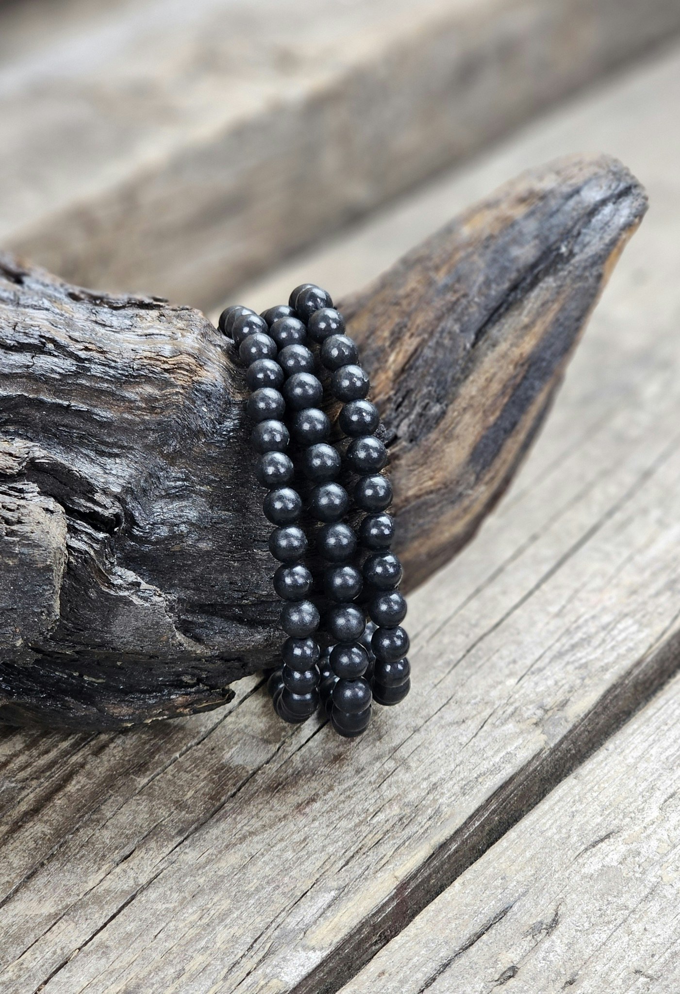 Shungit, armband 6mm runda pärlor