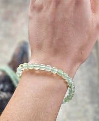 Prehnit, armband 6mm runda pärlor