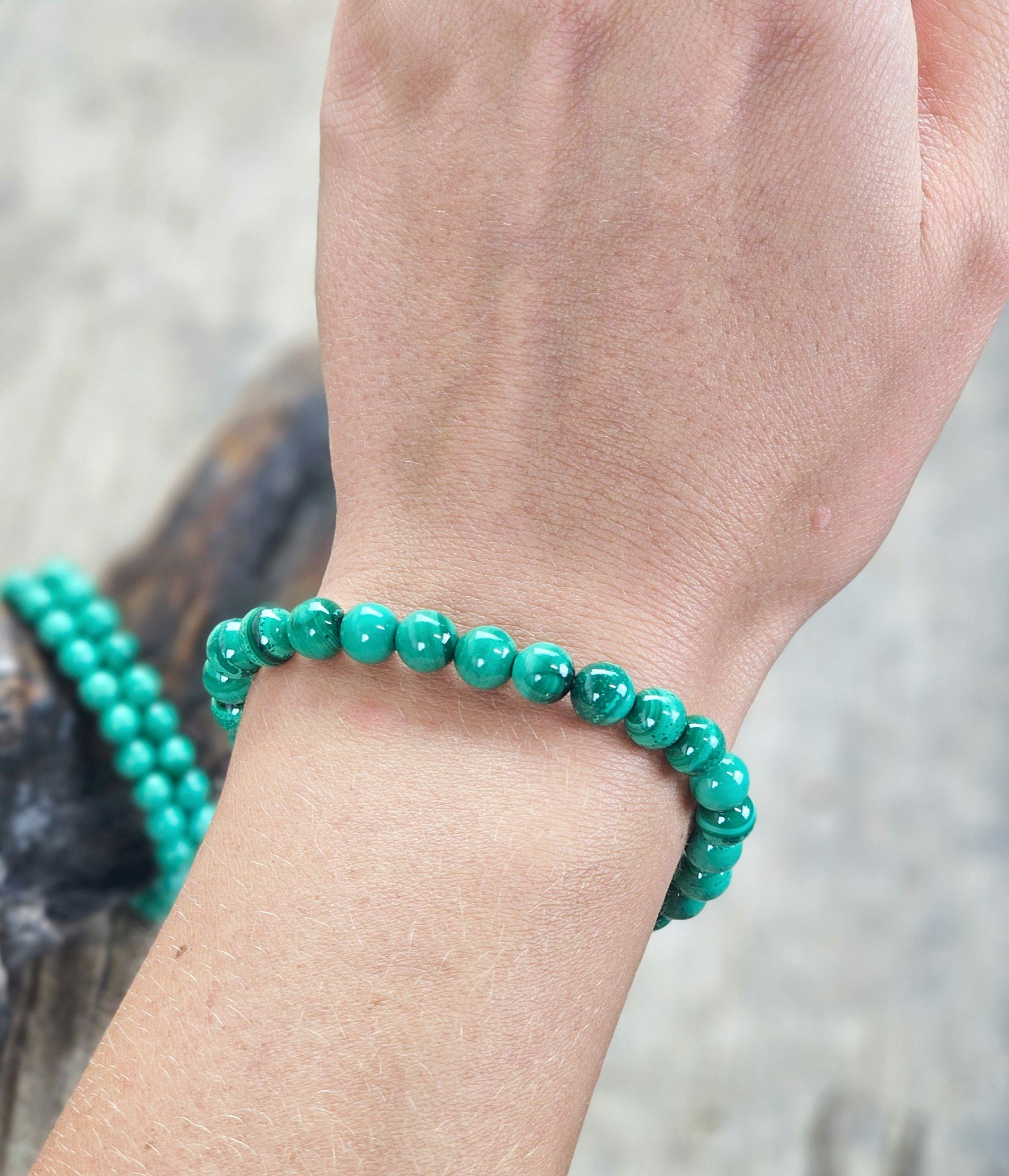 Malakit ljus, armband 6mm runda pärlor