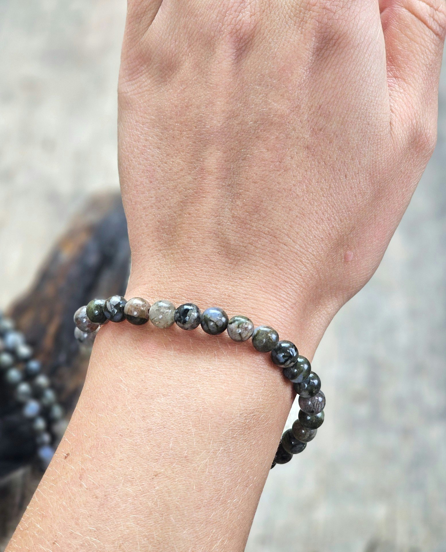 Que Sera (Blå Liberit), armband 6mm runda pärlor