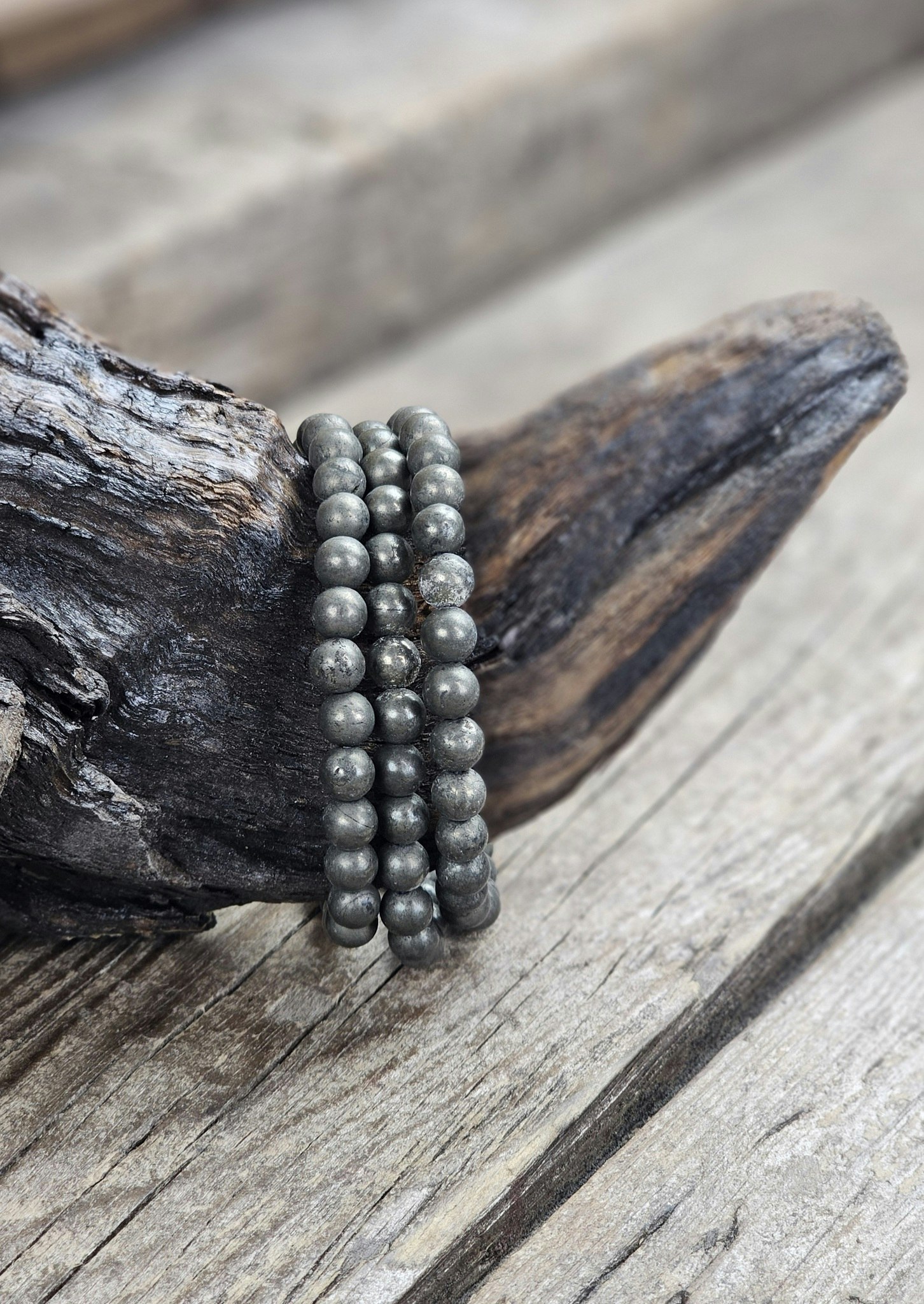 Pyrit matt, armband 6mm runda pärlor