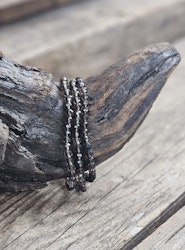 Rökkvarts mörk, armband 4mm facetterade pärlor