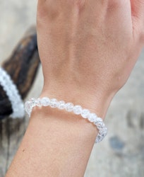 Krackelerad Bergkristall (Fire and Ice), armband 6mm runda pärlor