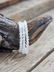 Krackelerad Bergkristall (Fire and Ice), armband 6mm runda pärlor