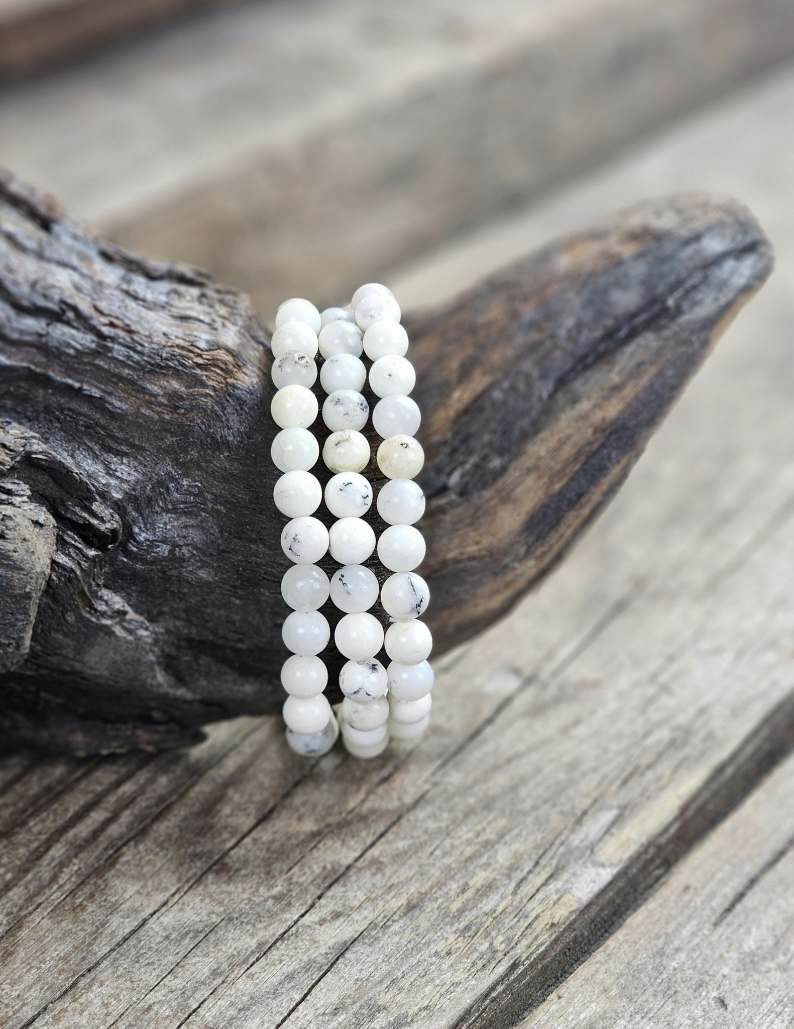 Vit Opal, armband 6mm runda pärlor