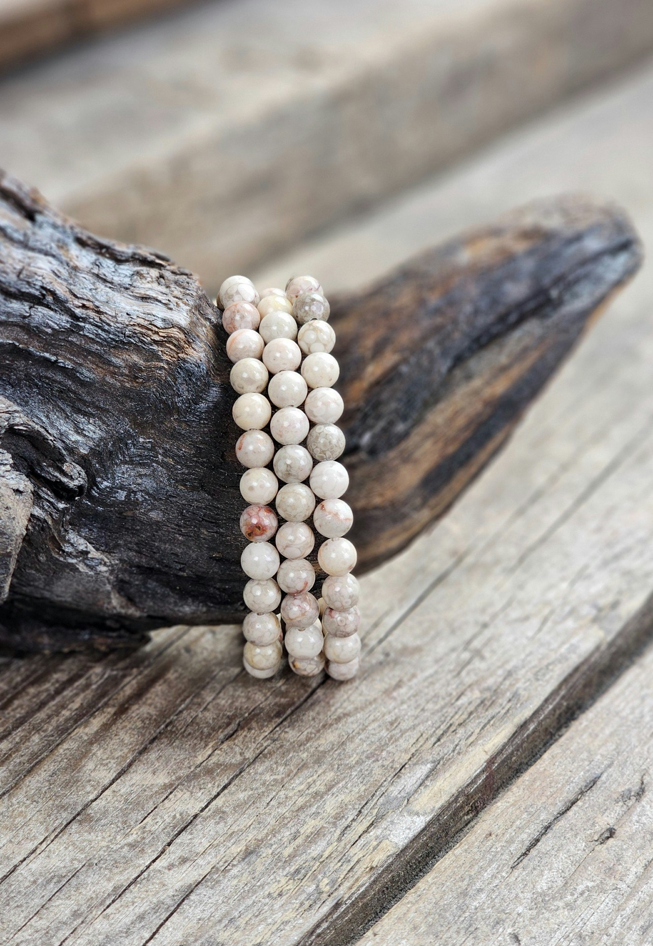 Fossilagat, armband 6mm runda pärlor