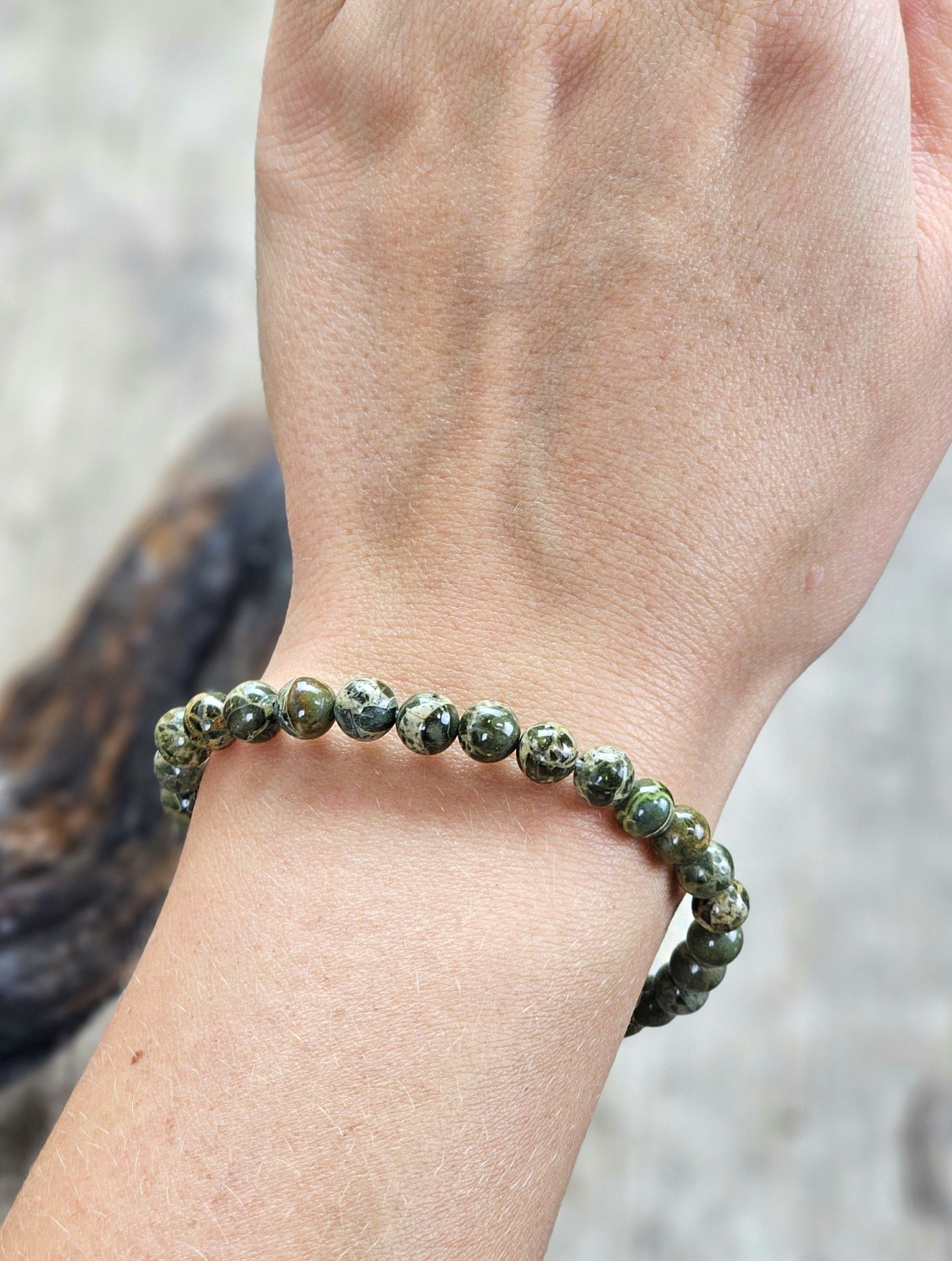 Grön Breccijaspis, armband 6mm runda pärlor