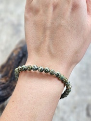 Grön Breccijaspis, armband 6mm runda pärlor