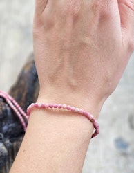 Rosa Rodonit, armband 3mm facetterade pärlor