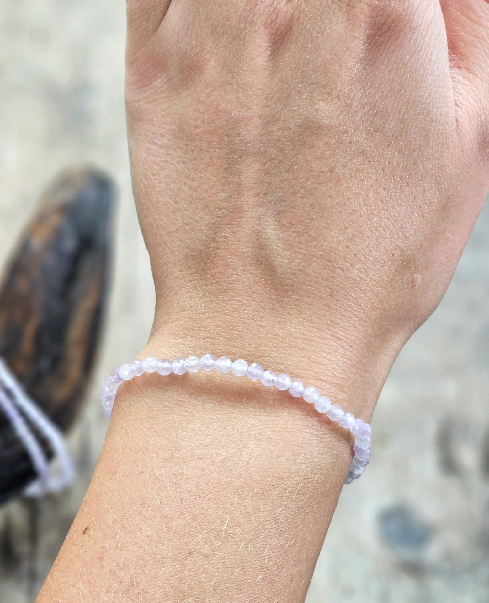 Lavendel Ametist, armband 3mm facetterade pärlor