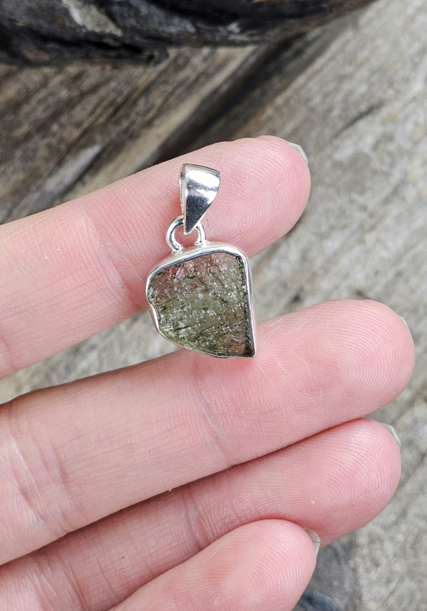 Moldavit rå, 925 silverinfattad hänge #4