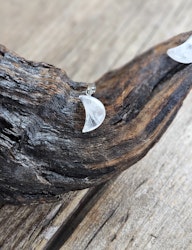 Måne Bergkristall, silverpläterat hänge