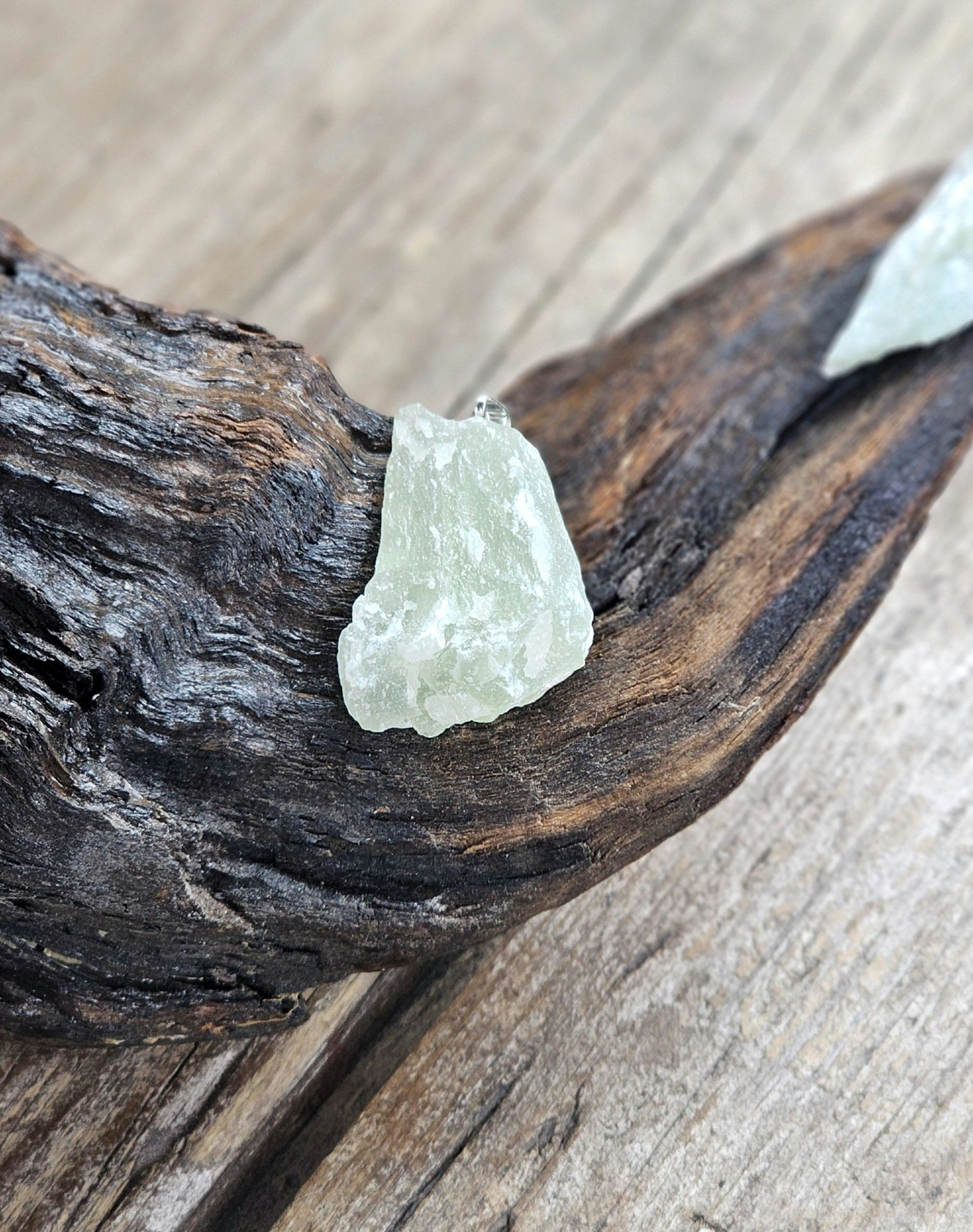 New Jade rå, silverpläterat hänge