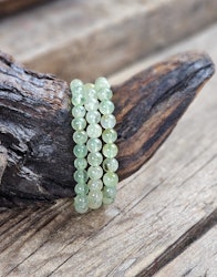 Prehnit, armband 8mm runda pärlor