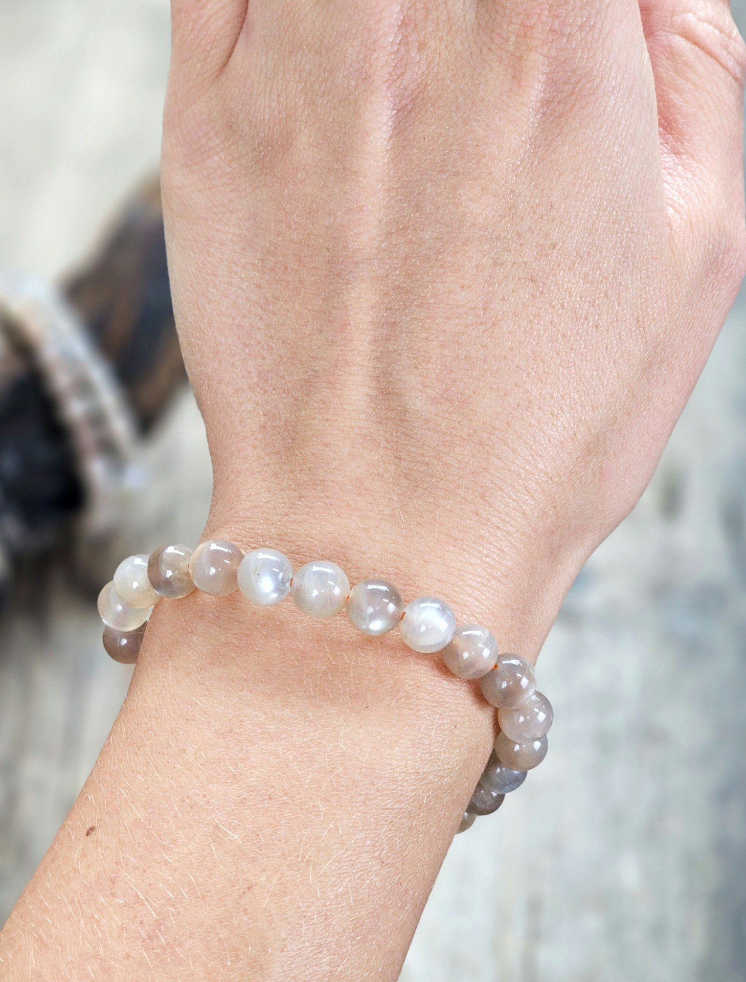 Grå Månsten, armband 8mm runda pärlor