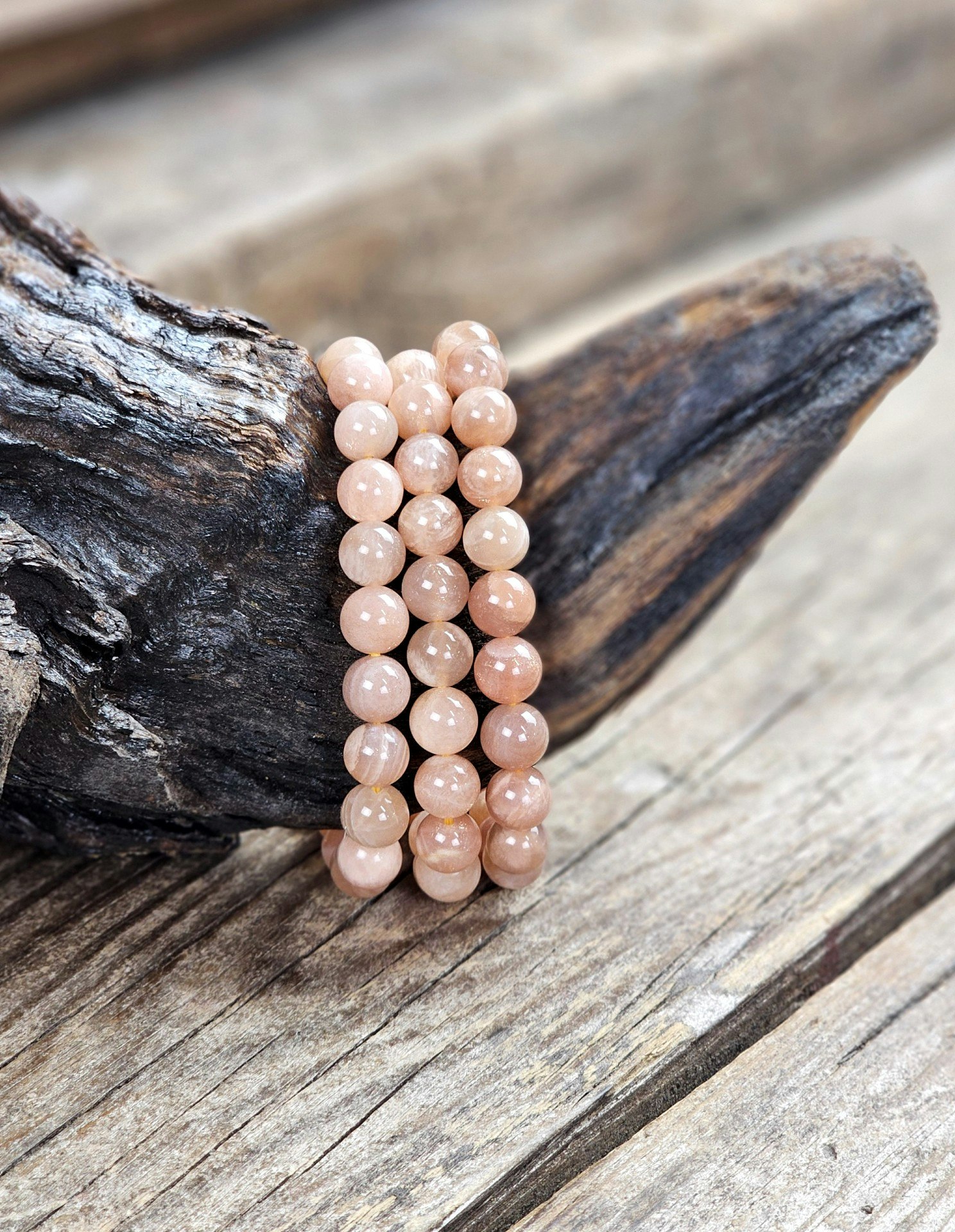 Persikomånsten, armband 8mm runda pärlor