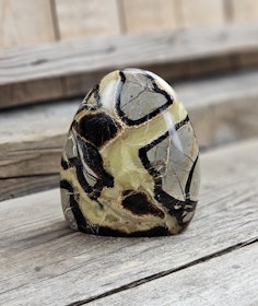 Septarian (Draksten), polerad kristall stående friform #14