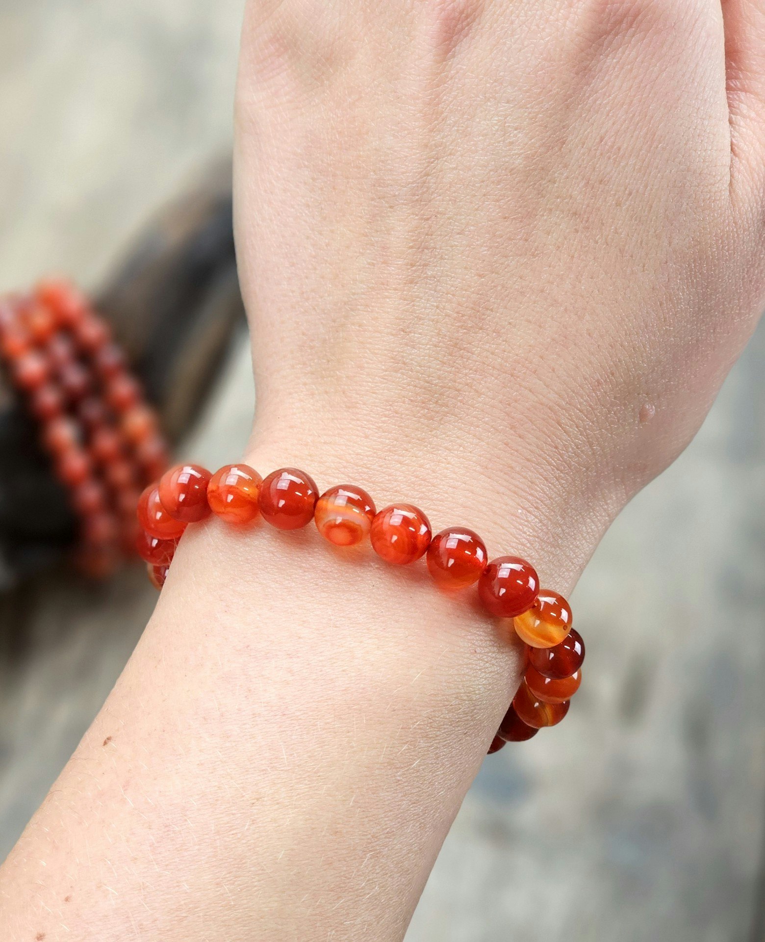 Karneol (röd/bandad), armband 8mm runda pärlor