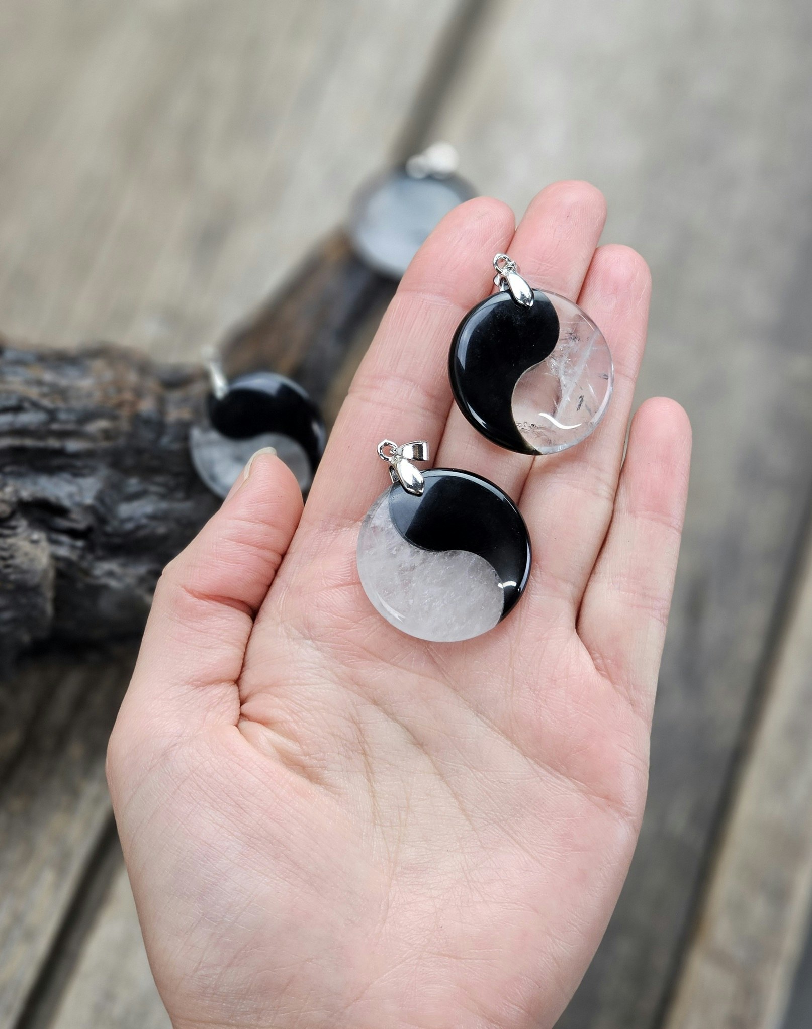 Yin & Yang, Bergkristall och Svart Obsidian silverpläterat hänge