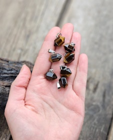 Tigeröga mini spets, silverpläterat hänge