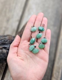 Grön Aventurin mini spets, silverpläterat hänge