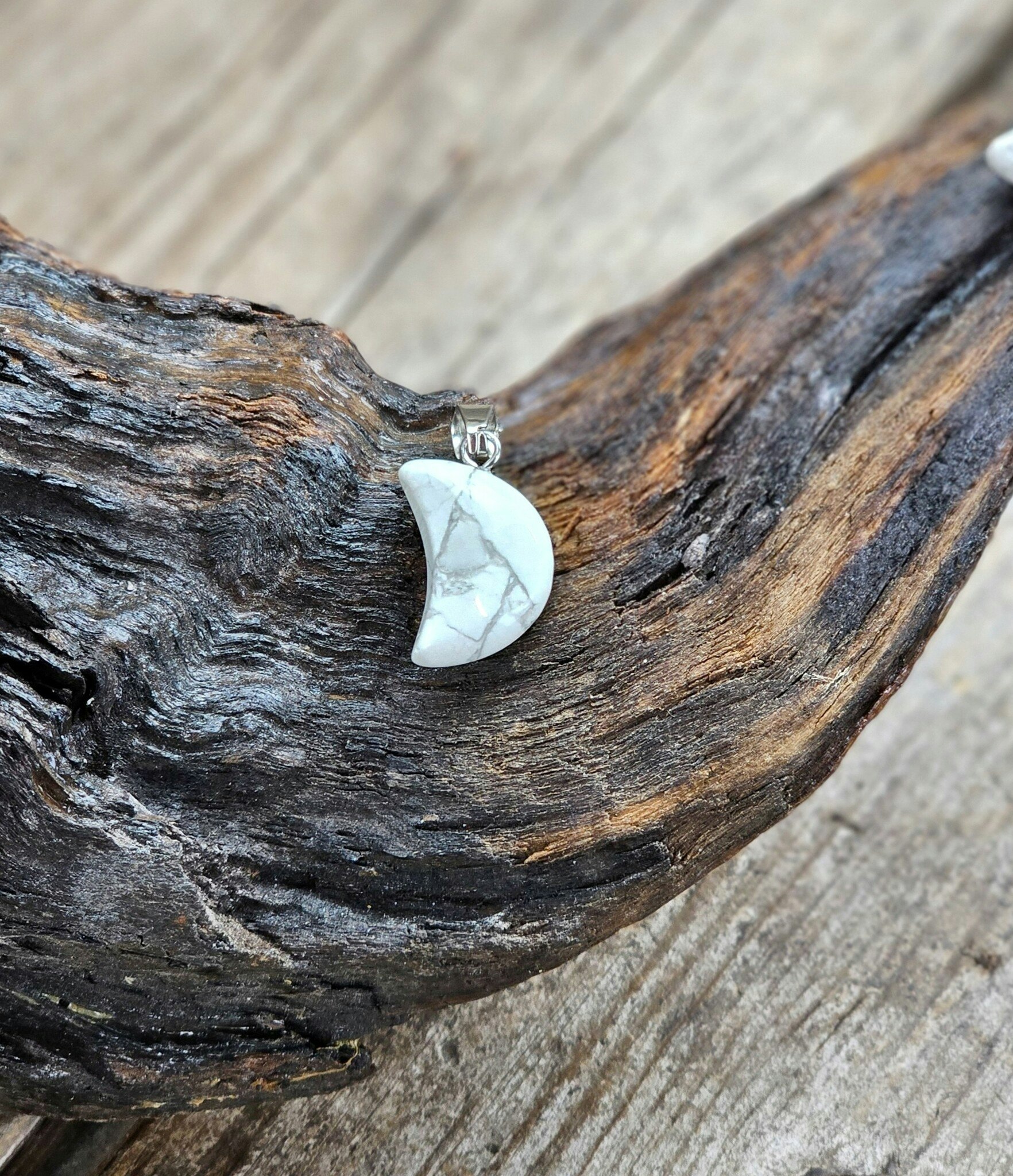 Måne Howlit, silverpläterat hänge