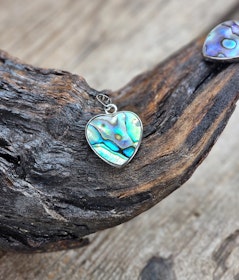Paua Abalone hjärta, silverpläterat hänge
