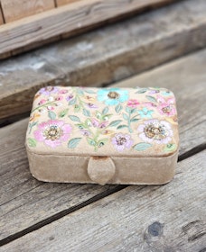 Broderad ask för smycken, kristaller och tarotkort, beige med blommor
