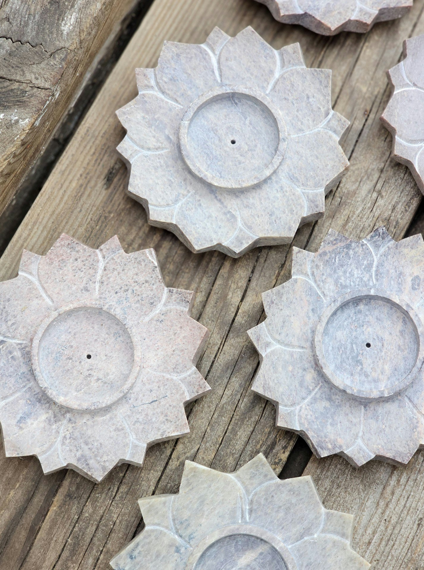 Rökelsehållare, beige/grå täljsten Lotus