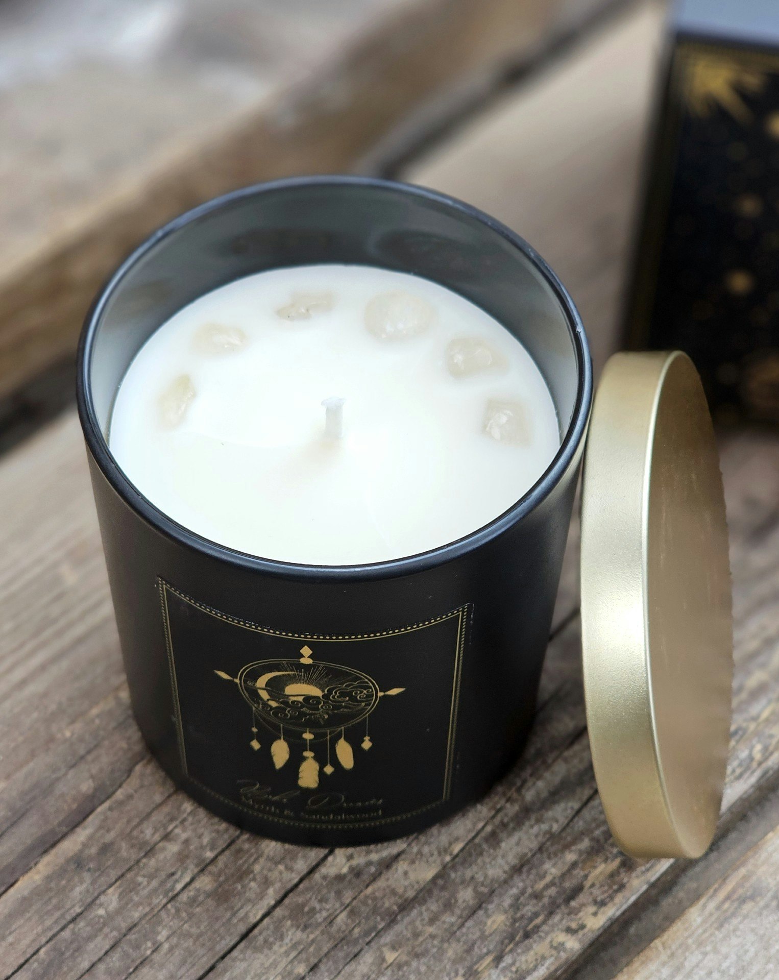 PureWorks - Boho Dreams - Myrrh & Sandalwood, doftljus för manifestation med Bergkristall 50h