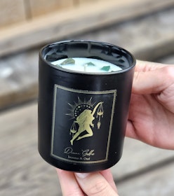 PureWorks - Divine Goddess - Jasmine & Oud, doftljus för manifestation med New Jade 50h