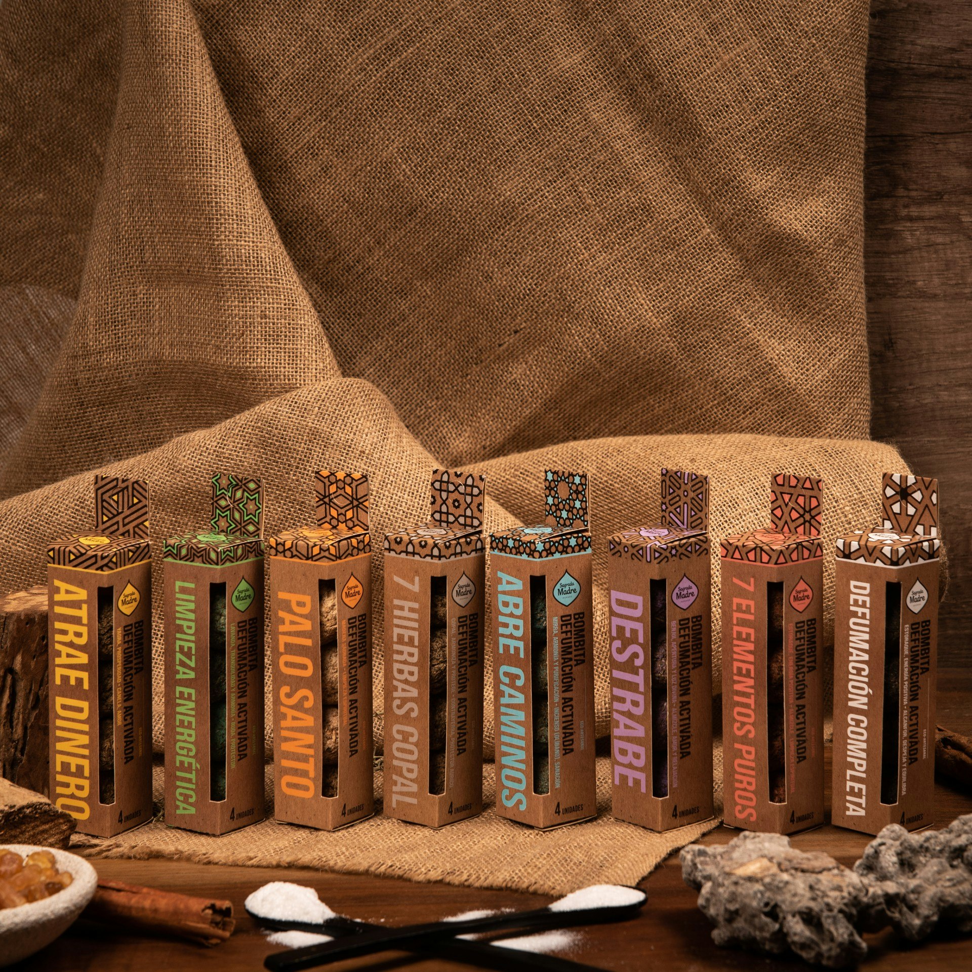 Sagrada Madre - Bombitas, Myrra & Frankincense rökelsebollar 4-pack