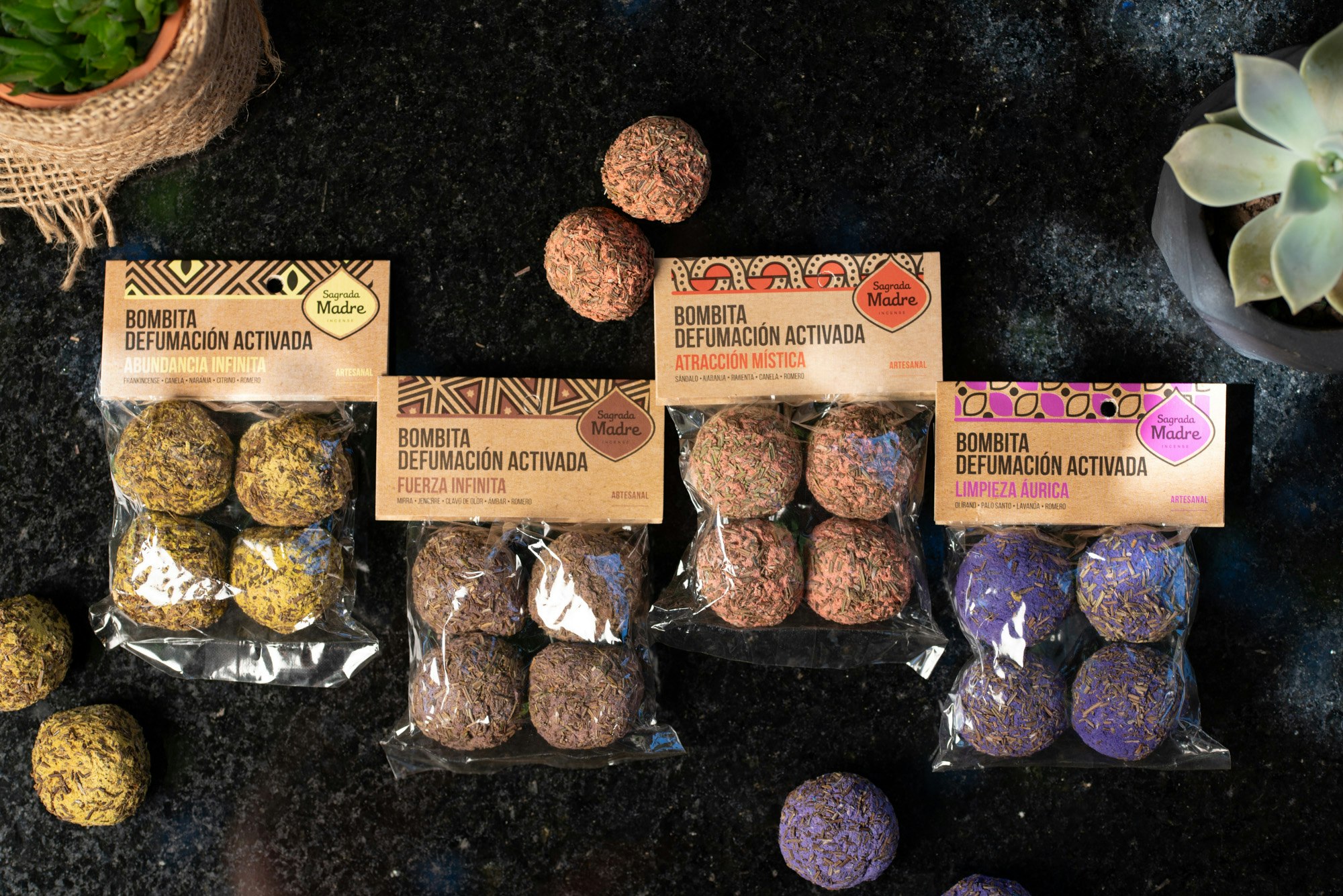 Sagrada Madre - Bombitas, 7 Powers rökelsebollar 4-pack (påse)