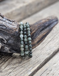 Aktinolit, armband 6mm runda pärlor