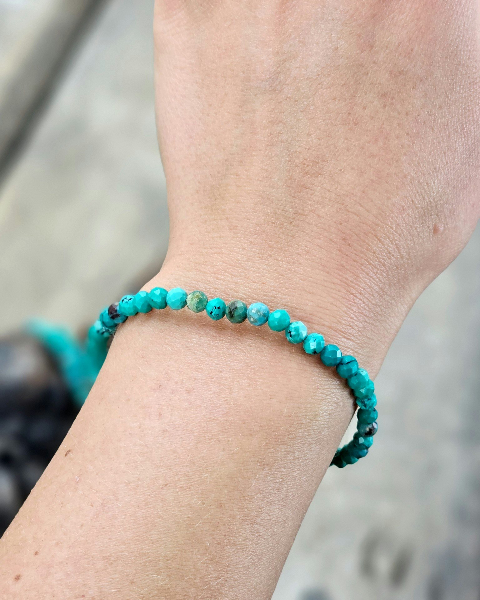 Äkta Turkos extra, armband 4mm facetterade pärlor