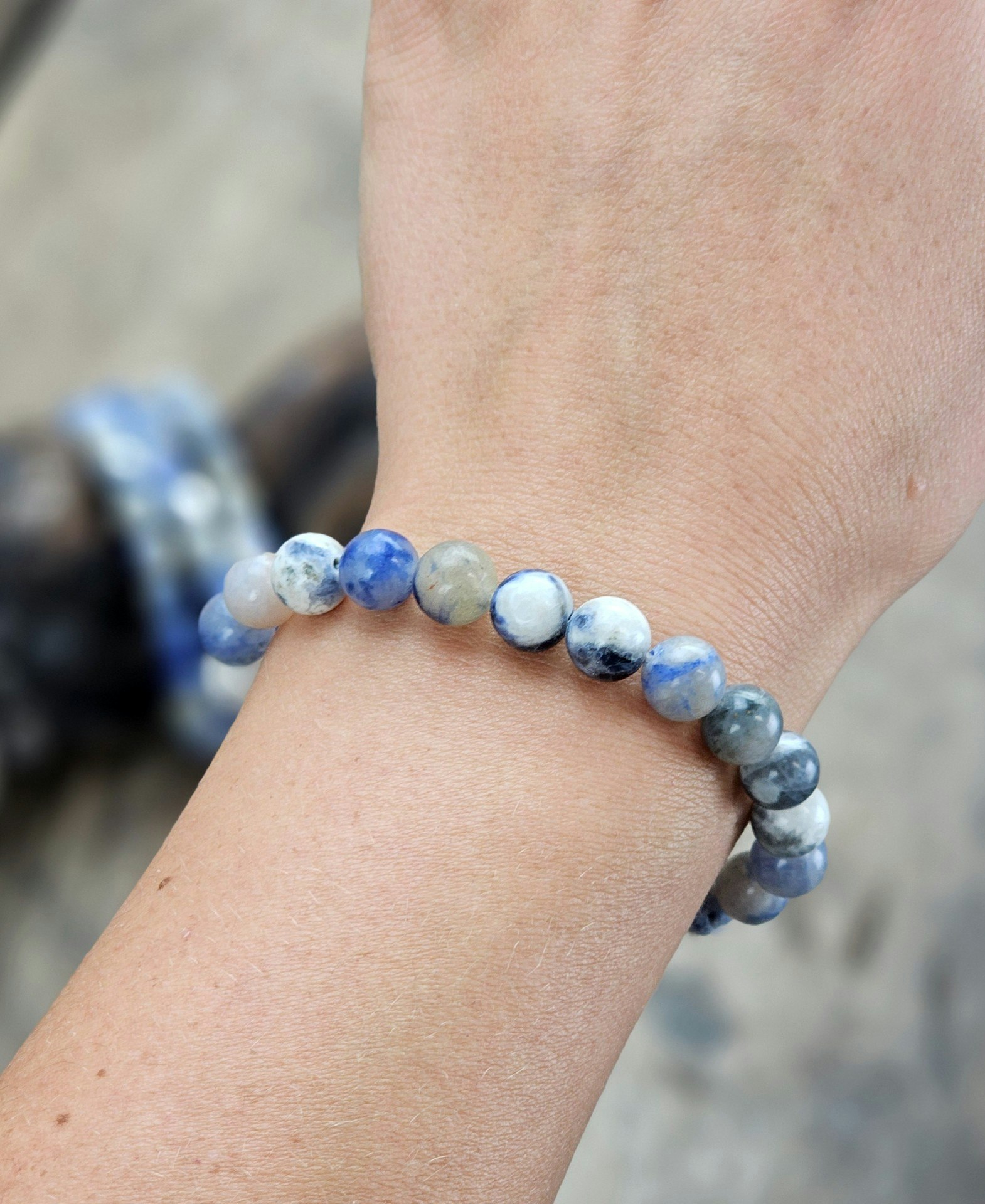Sodalit med Kalcit, armband 8mm runda pärlor