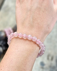 Jordgubbskvarts, armband 8mm runda pärlor