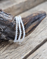 Vit Regnbågsmånsten extra, armband 4mm runda pärlor