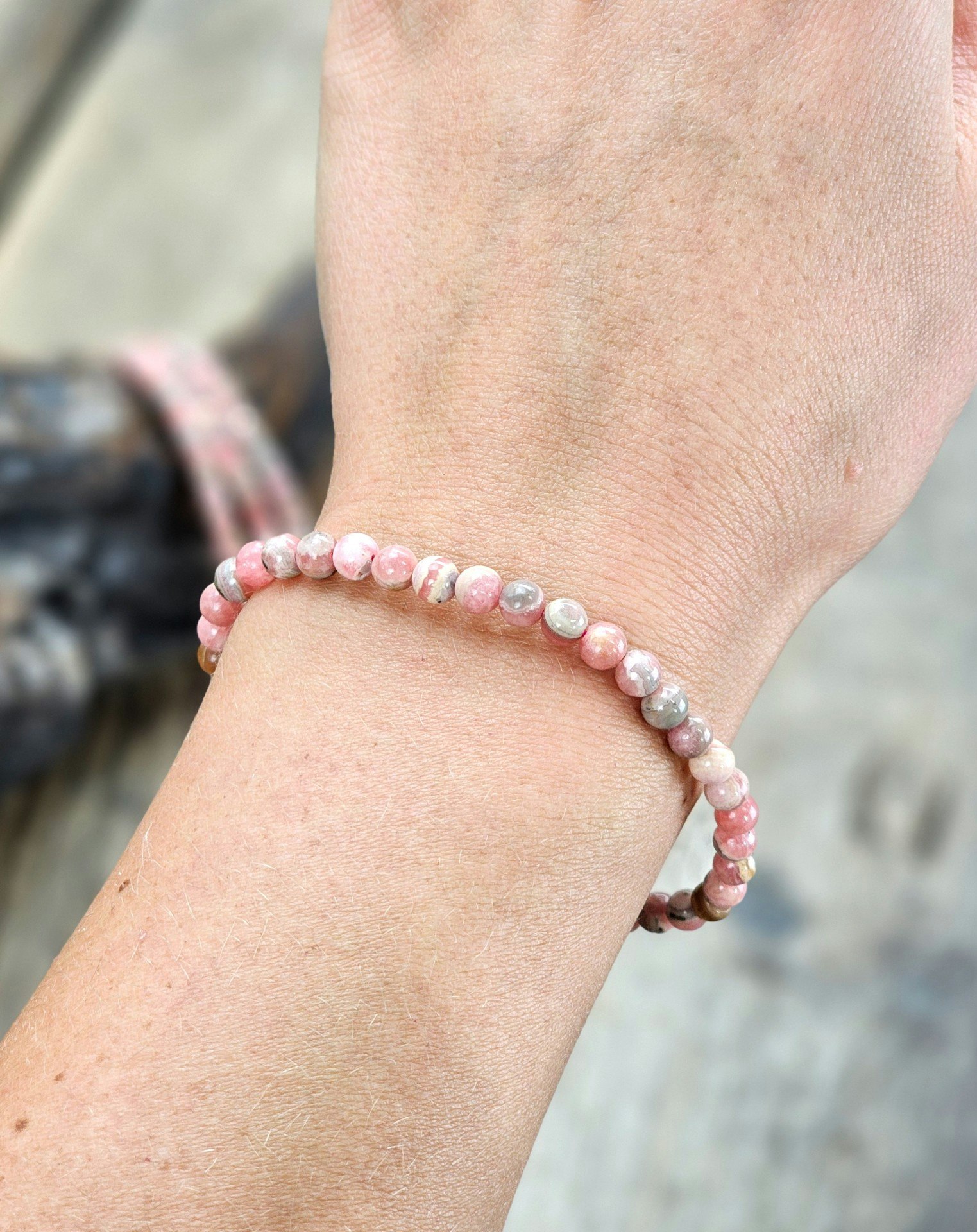 Rodokrosit, armband 4mm runda pärlor