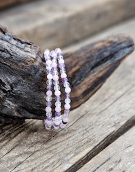 Ametist, Rosenkvarts & Bergkristall mix, armband 4mm runda pärlor