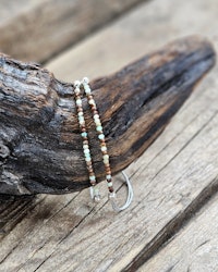 Krysopras, armband 3mm facetterade pärlor macramé