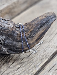 Safir, armband 3mm facetterade pärlor macramé